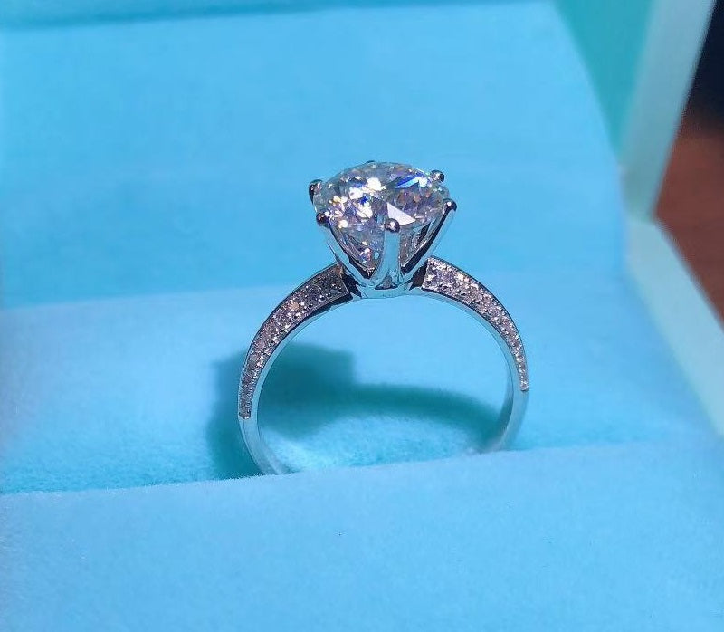 2 Carat Moissanite Diamond Engagement Ring - Ellis Finch